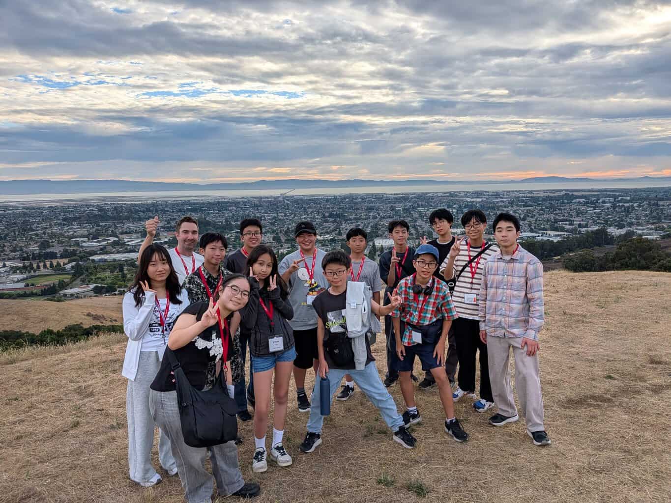 丘で出会った2匹の鹿