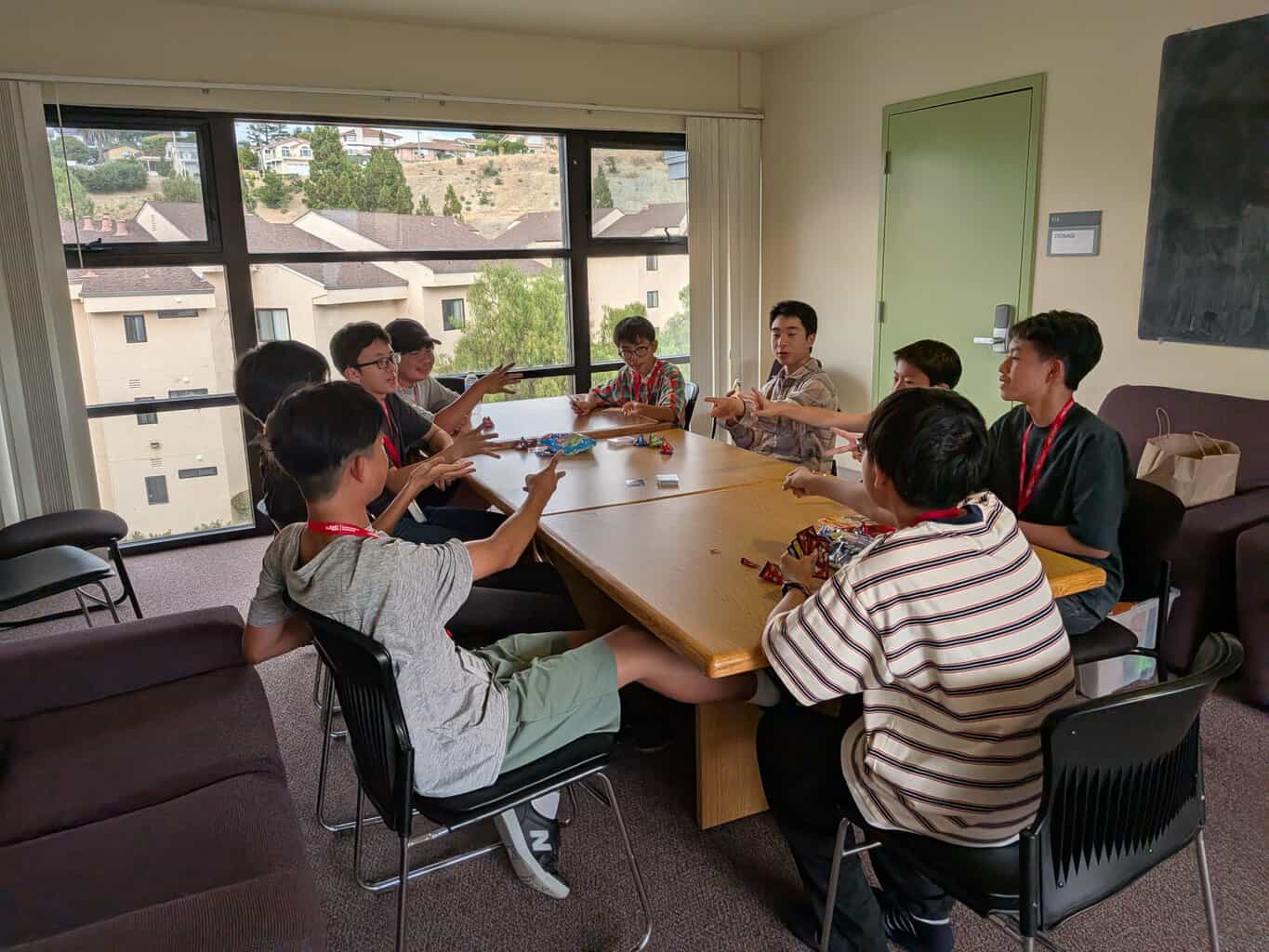 CSUイーストベイ校の学生寮にチェックイン
