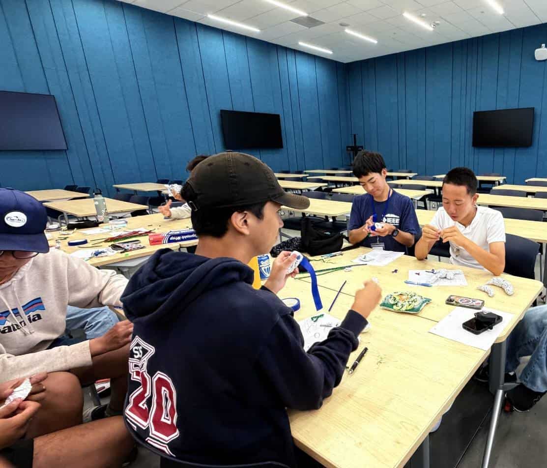 アイスブレイクで盛り上がる参加者たち